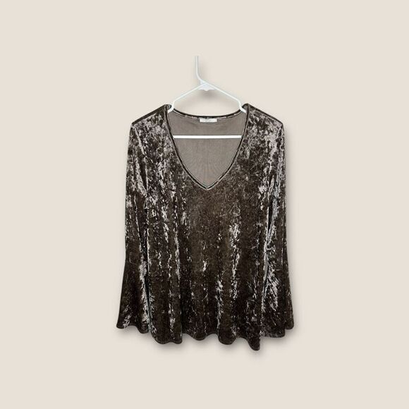 Jodifl Crushed Velvet Flare Sleeve Dressy Top Size Large - Picture 1 of 4